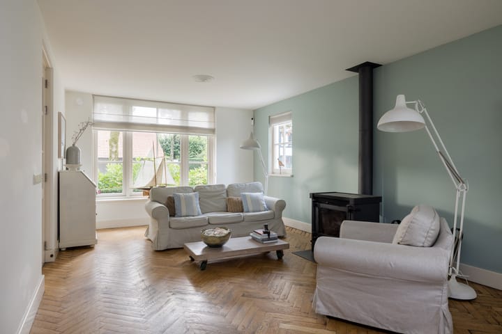 Photo 9 of van Tuyll van Serooskerkenlaan 4