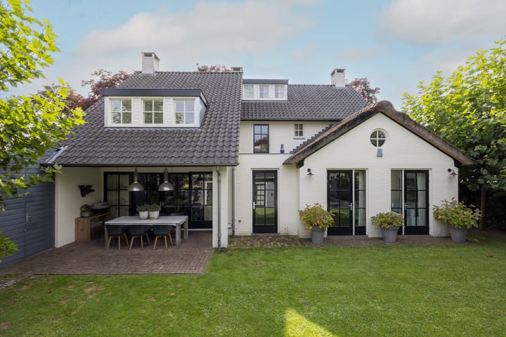 Photo 27 of van Tuyll van Serooskerkenlaan 4