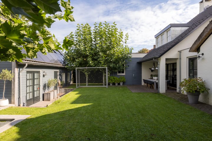 Photo 29 of van Tuyll van Serooskerkenlaan 4