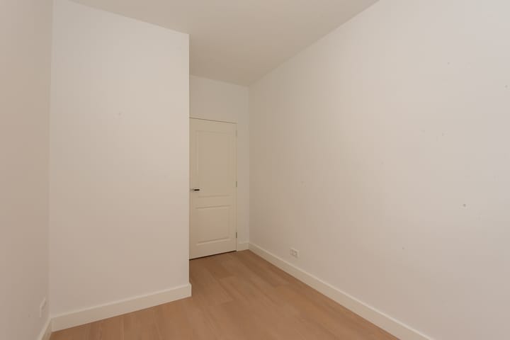 Photo 5 of Eerste Helmersstraat 327-1