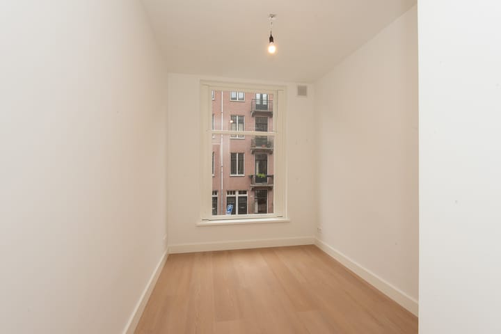 Photo 6 of Eerste Helmersstraat 327-1