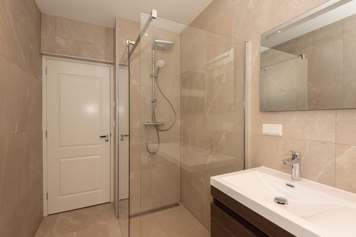 Photo 11 of Eerste Helmersstraat 327-1