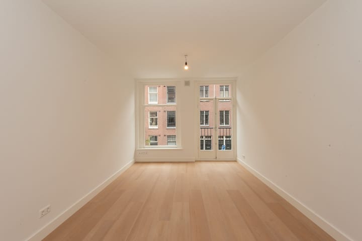 Photo 12 of Eerste Helmersstraat 327-1