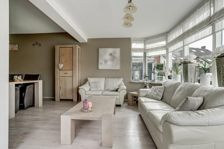 Photo 12 of Wilhelminastraat 1-A