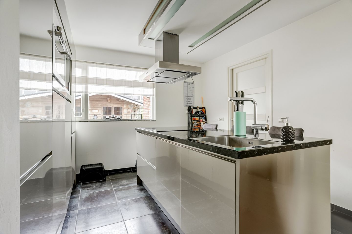 Photo 19 of Wilhelminastraat 1-A