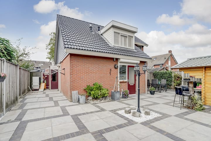 Photo 34 of Wilhelminastraat 1-A