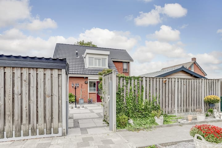 Photo 39 of Wilhelminastraat 1-A