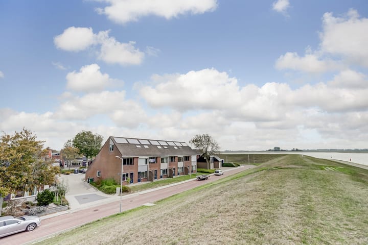 Photo 8 of Wilhelminastraat 1-A