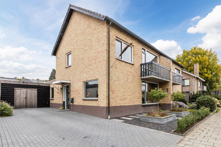 Foto 3 van Bachplein 8