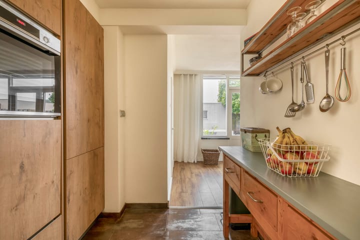 Photo 16 of Van Drielstraat 11