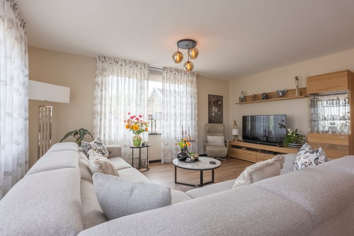 Photo 8 of Huls 46-B