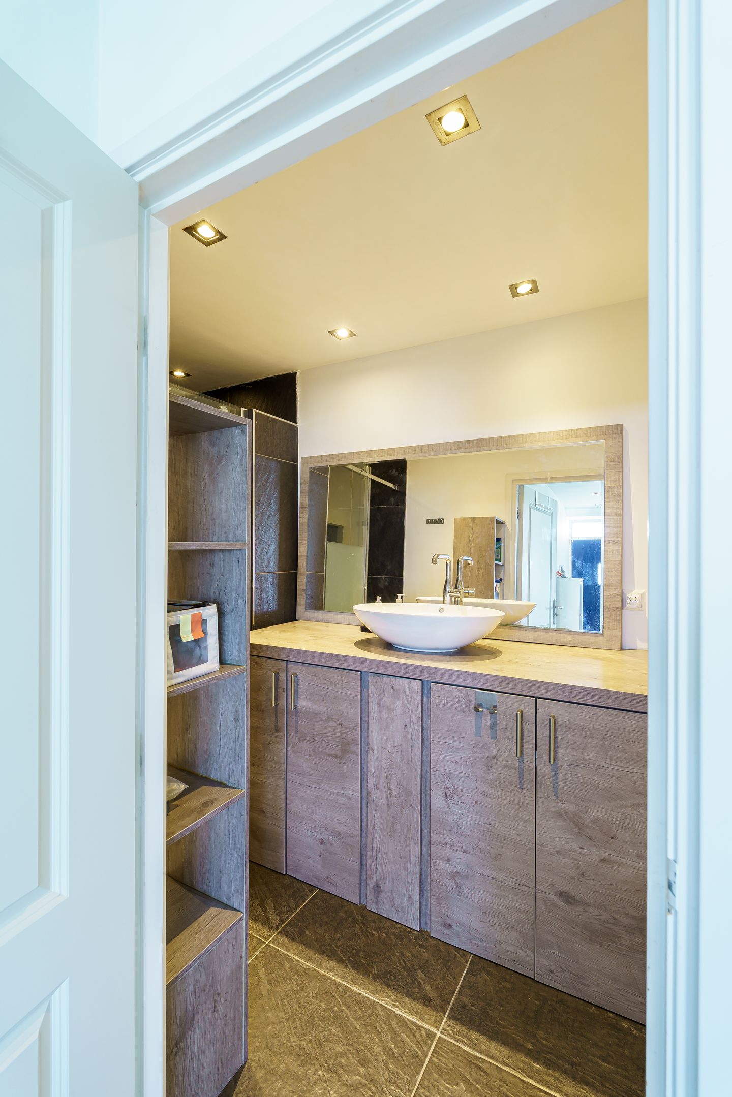 Foto 10 van Burgemeester Caan van Necklaan 342