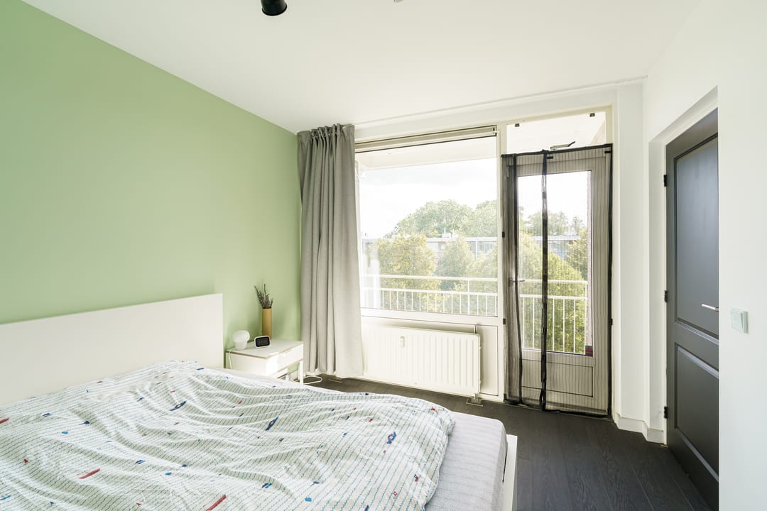 Foto 16 van Burgemeester Caan van Necklaan 342