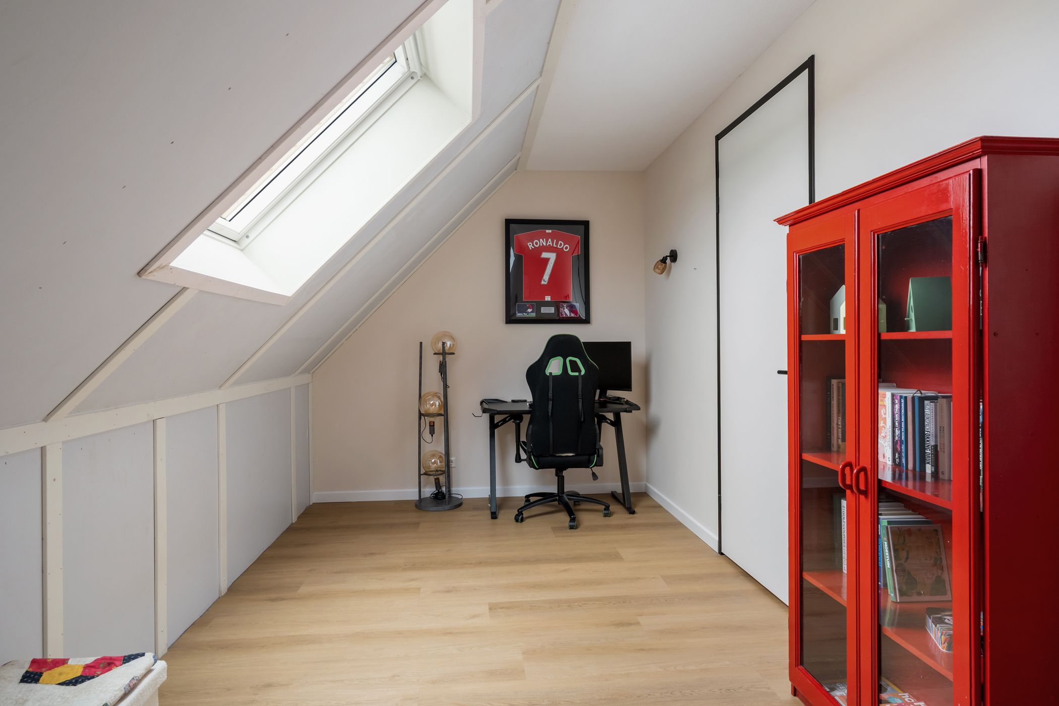 Foto 36 van Van der Duijn van Maasdamweg 485