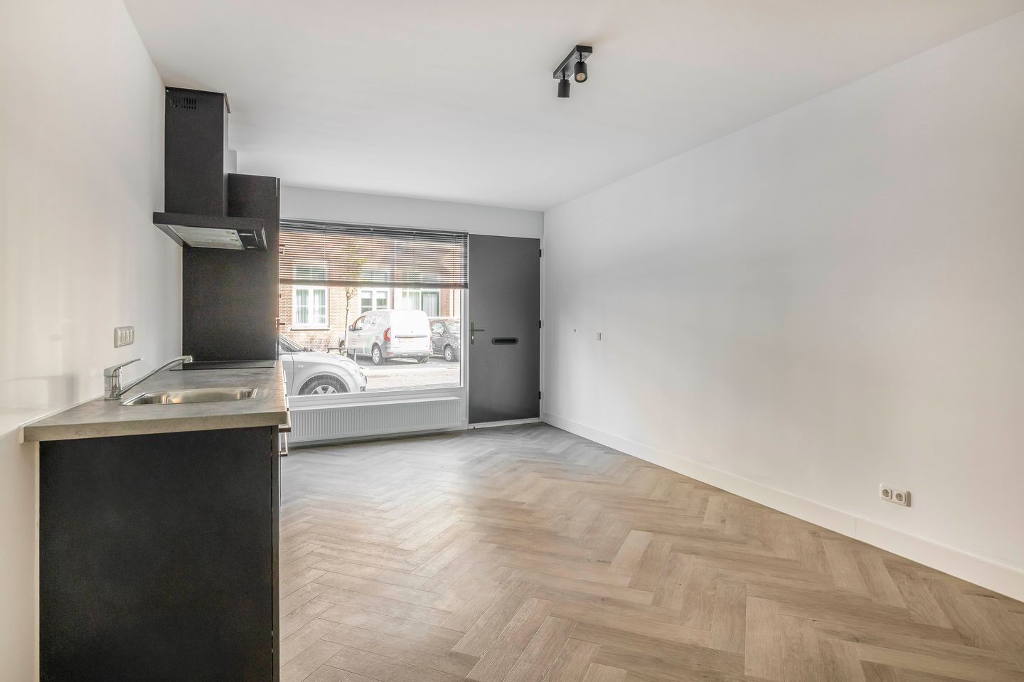 Photo 10 of Havenstraat 15-A