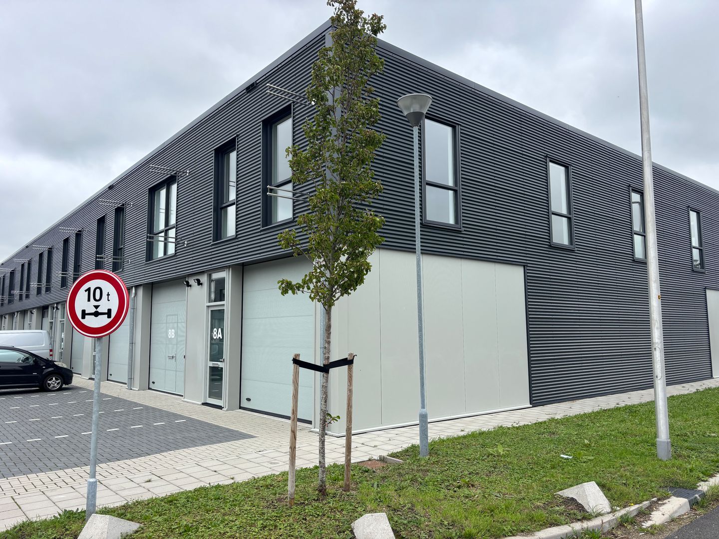 View photo 2 of Zuid-Afrikaweg 8-A