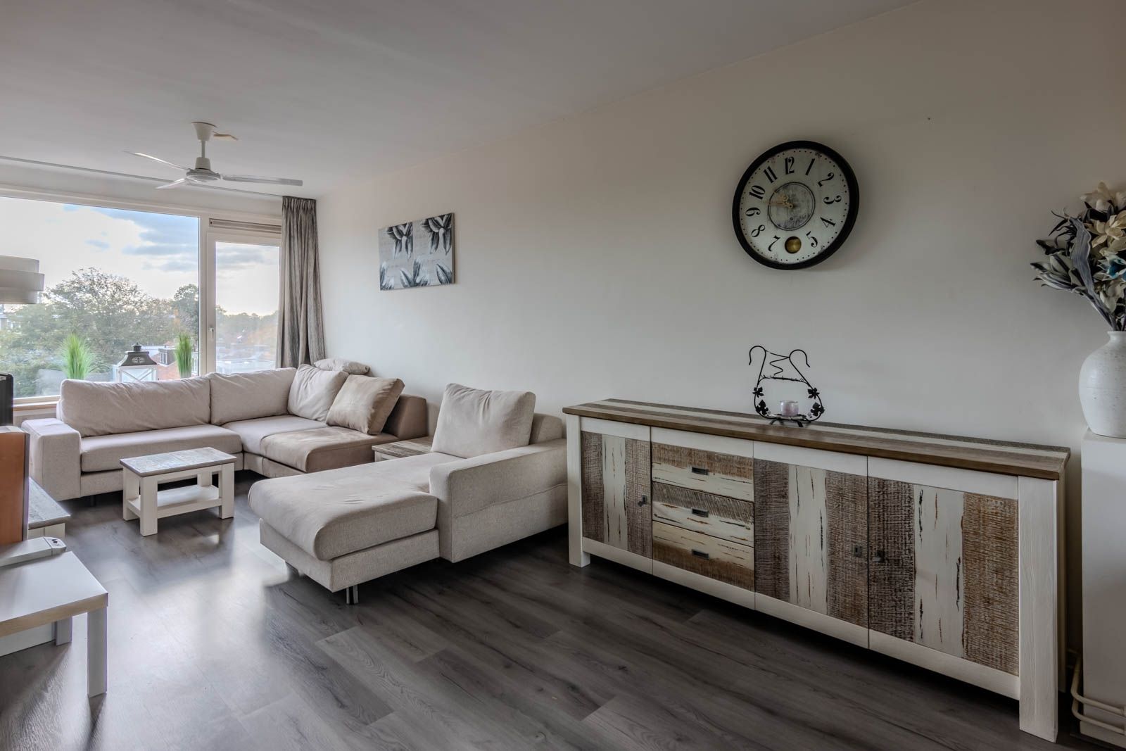 Photo 12 of Raadhuisstraat 25