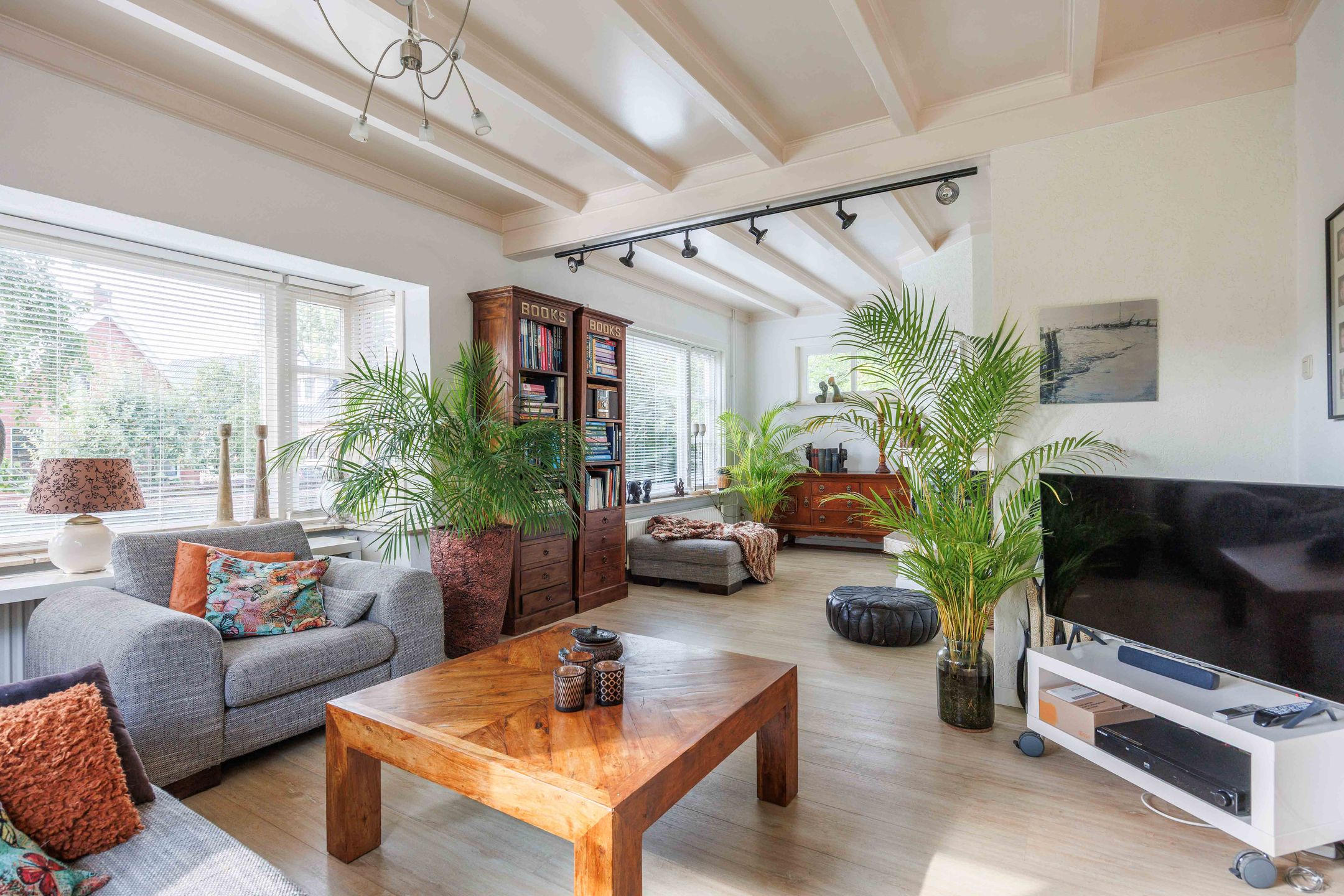 Photo 15 of Pastorieweg 10