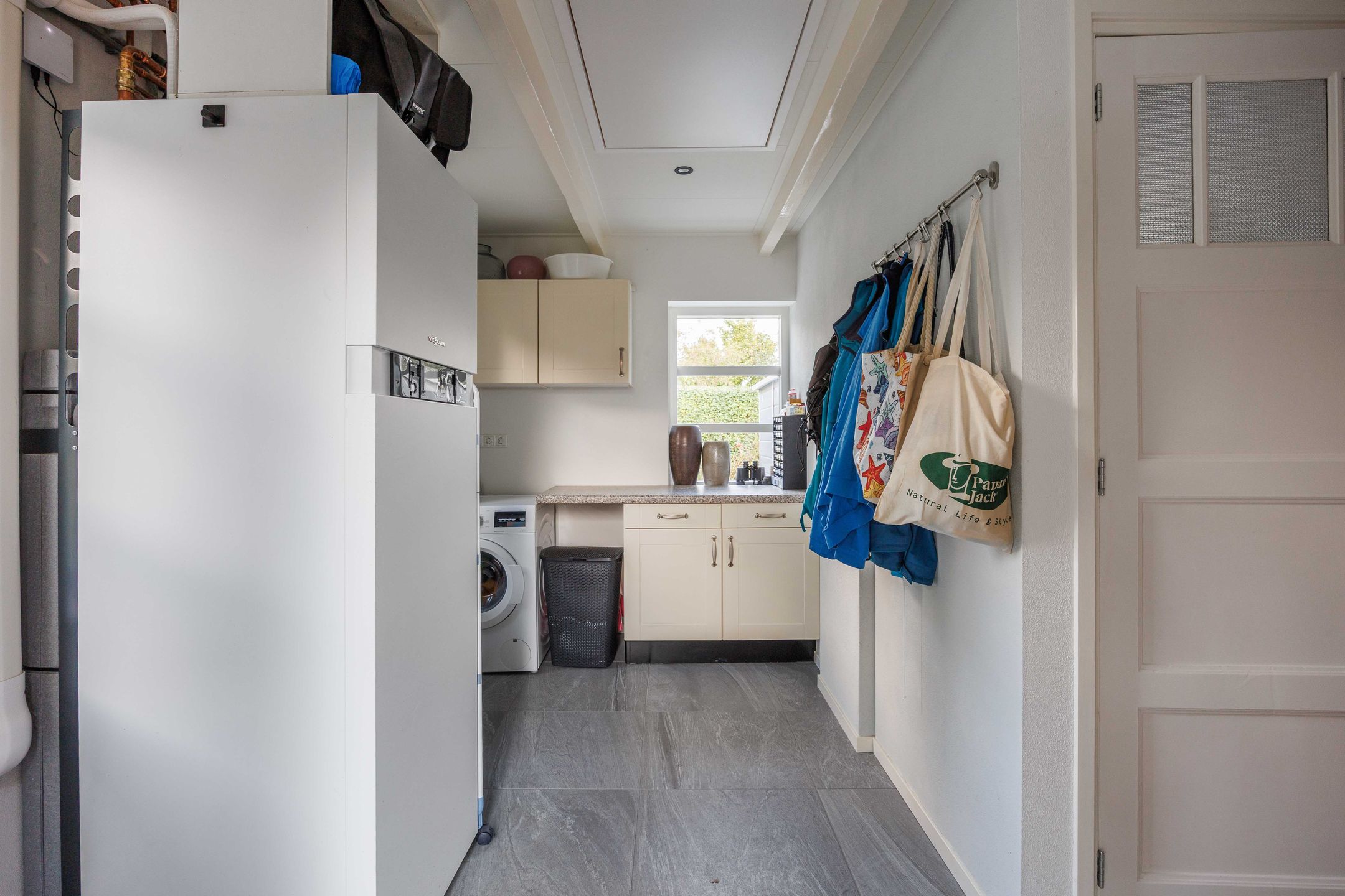 Photo 24 of Pastorieweg 10