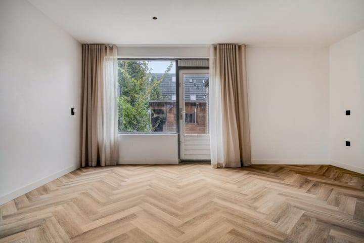 Foto 11 van Wit-geellaan 42