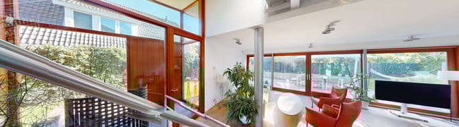 Trap tussen woonkamer en woonkeuken