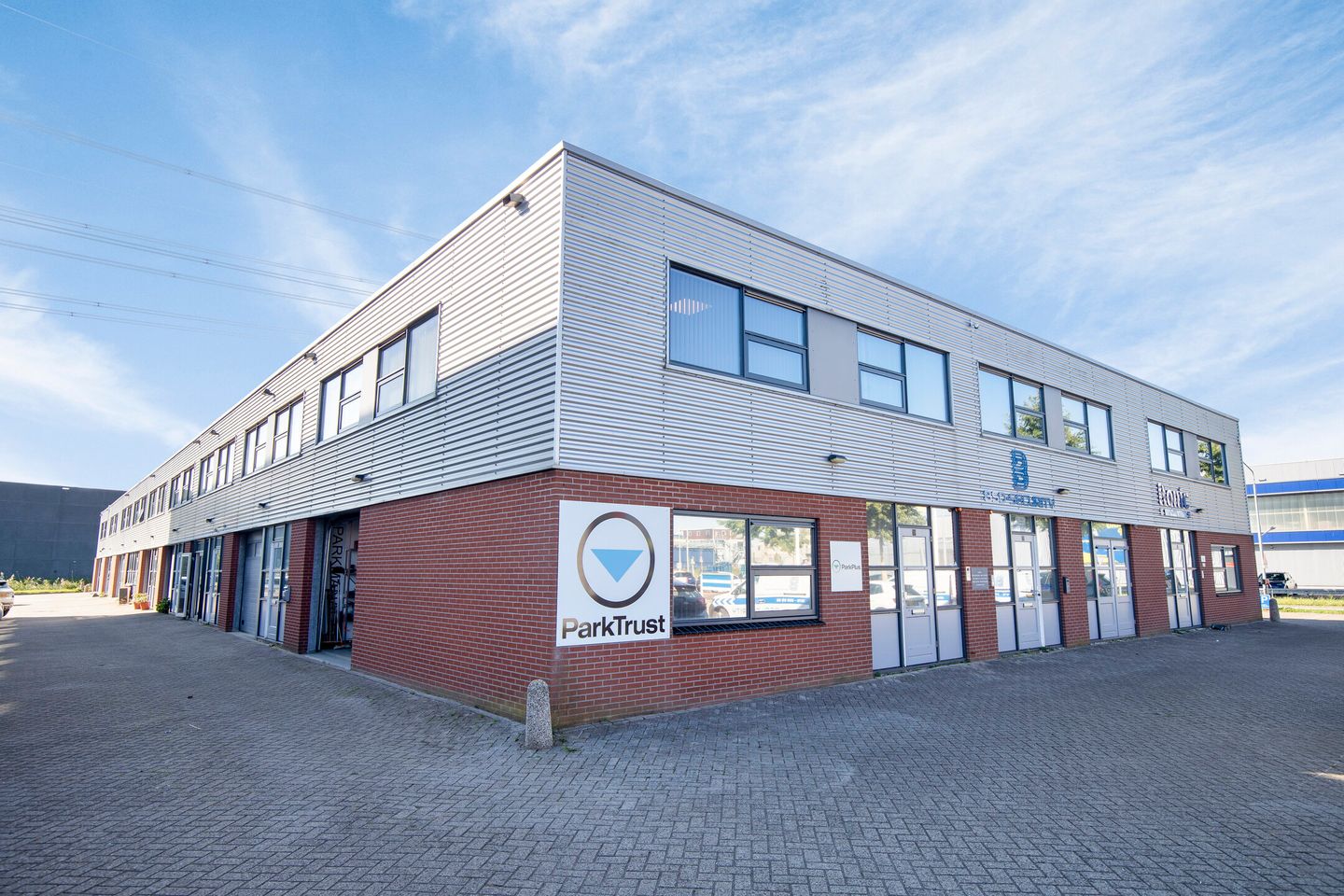 Bekijk foto 2 van Jade 208