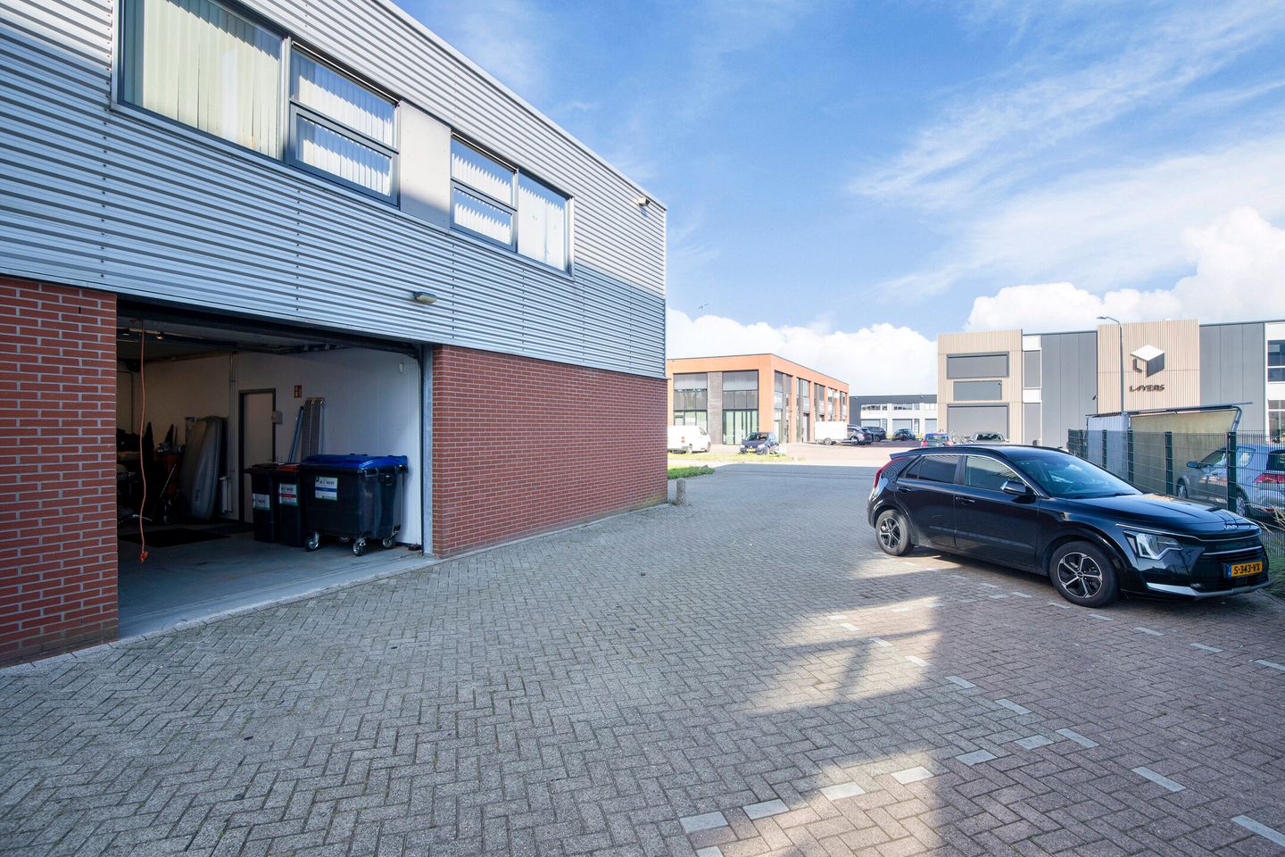 Bekijk foto 3 van Jade 208