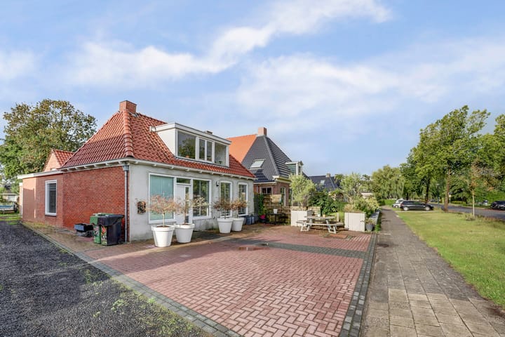 Photo 2 of JH van Aismawei 34