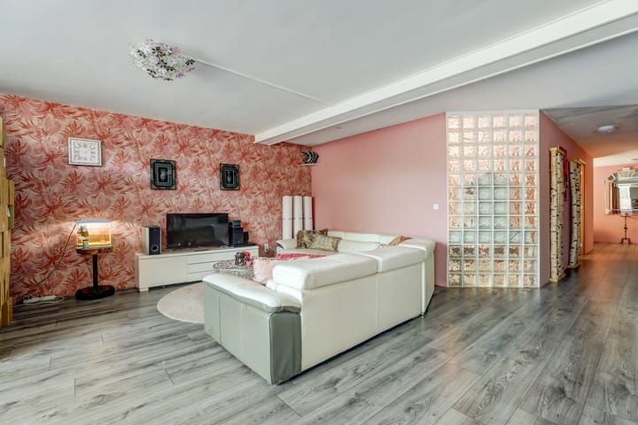 Photo 4 of JH van Aismawei 34