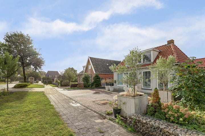 Photo 3 of JH van Aismawei 34