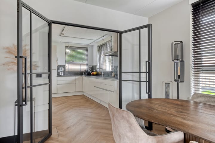 Photo 15 of Strausslaan 14