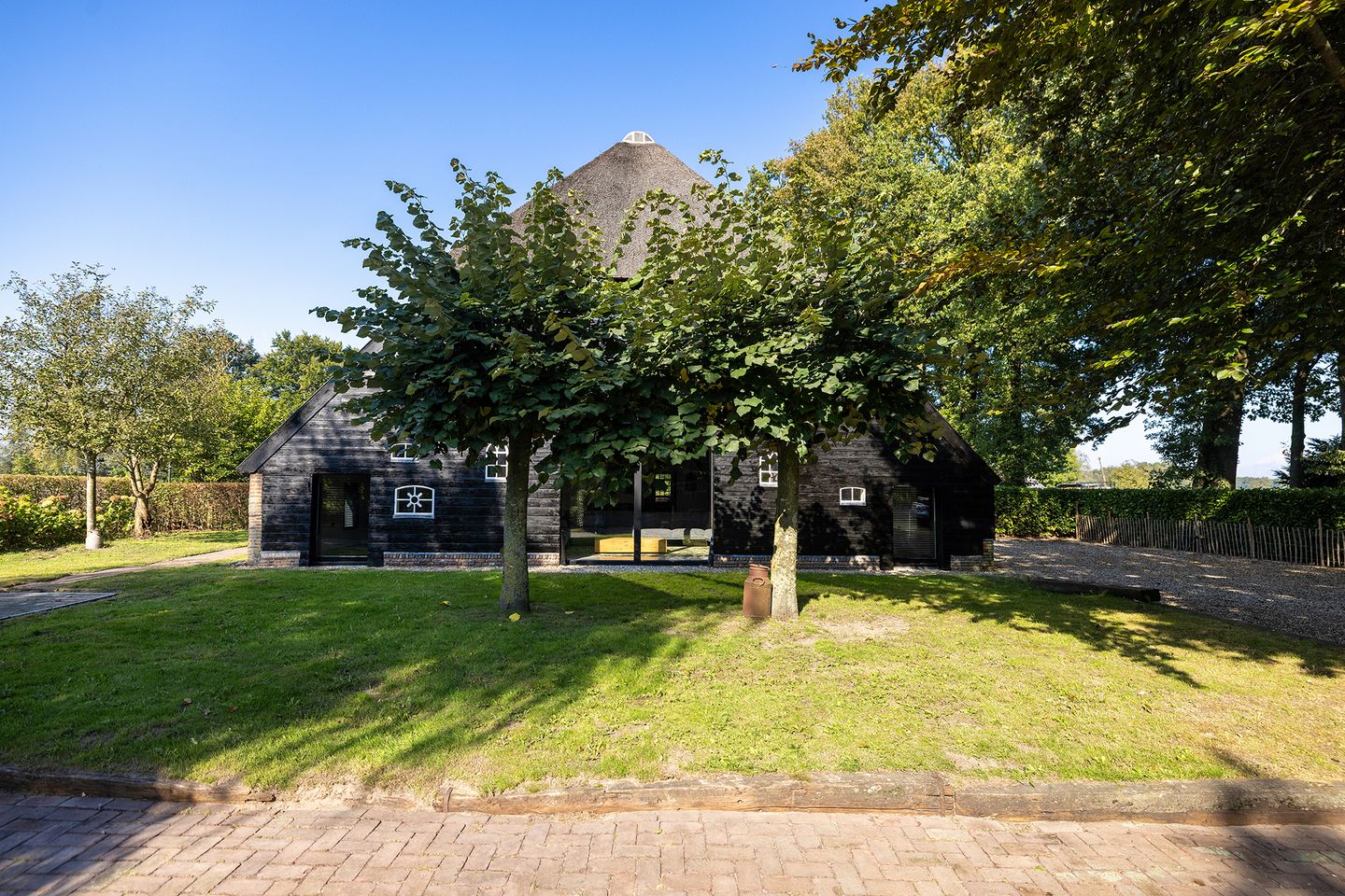 Foto 74 van Burgemeester Frieswijkweg 22