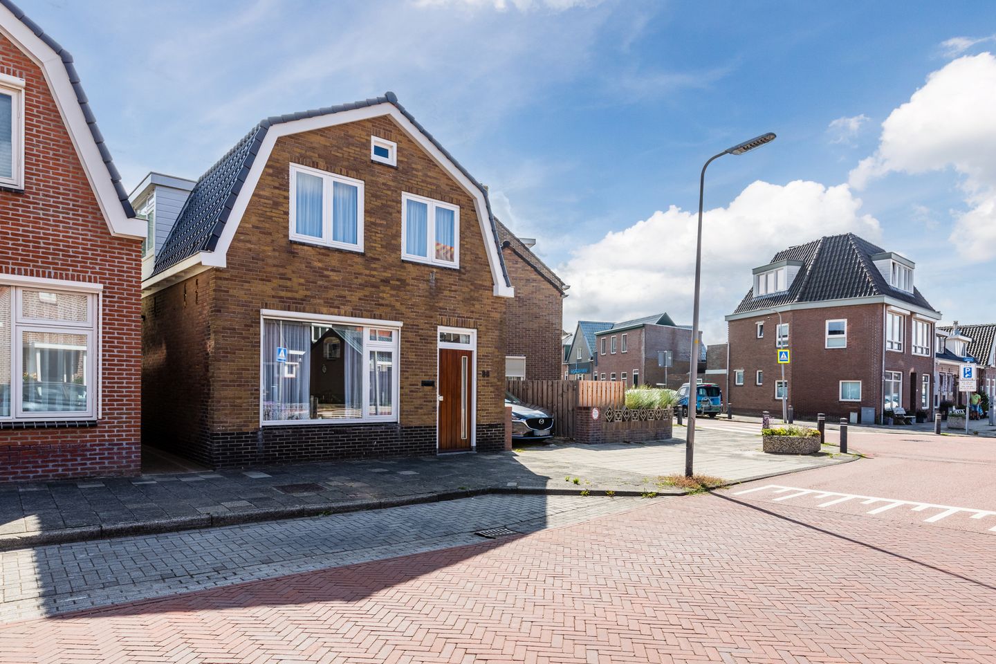 Photo 4 of Julianastraat 38