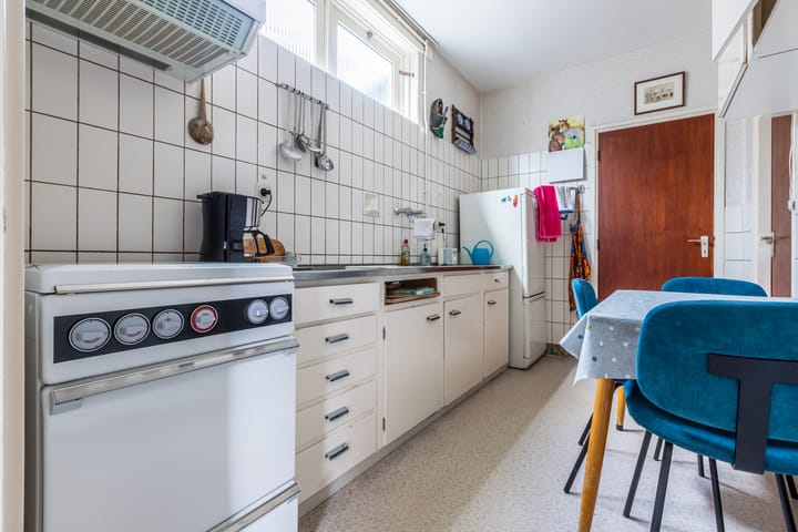 Photo 17 of Julianastraat 38