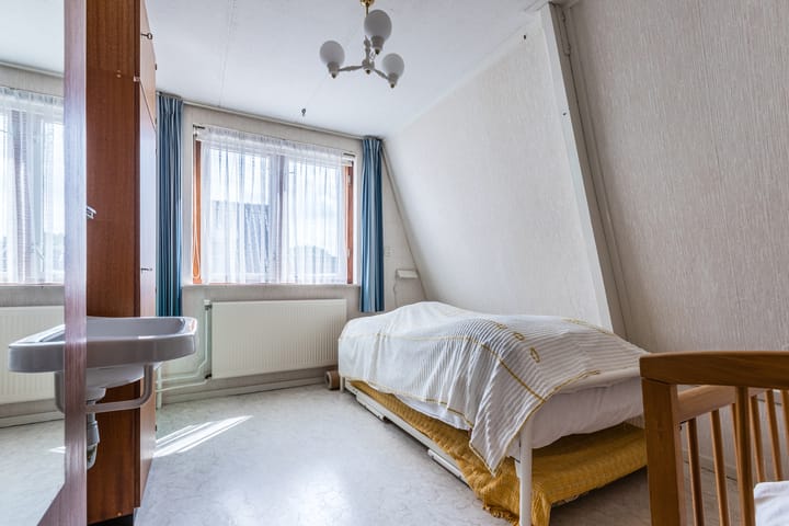 Photo 28 of Julianastraat 38