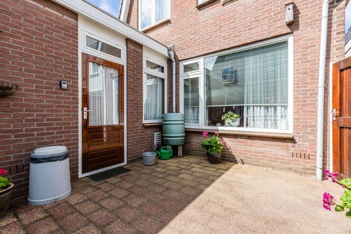 Photo 40 of Julianastraat 38