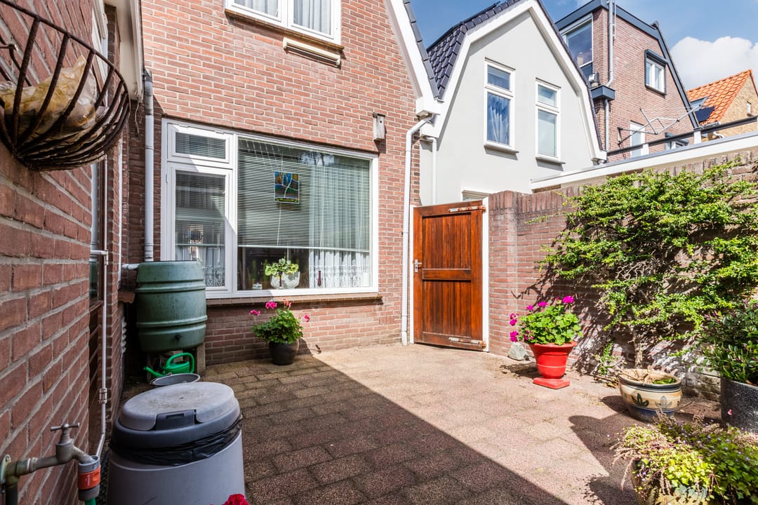 Photo 41 of Julianastraat 38