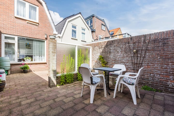 Photo 43 of Julianastraat 38