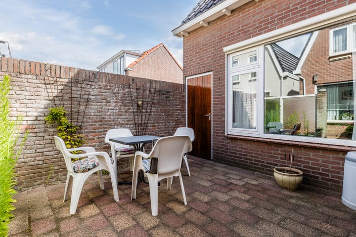 Photo 44 of Julianastraat 38