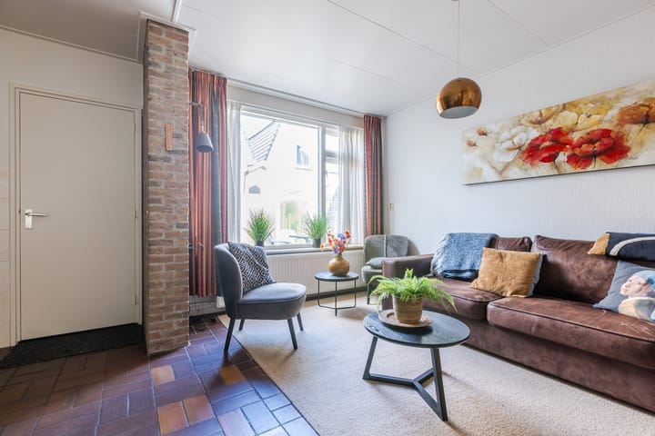 Photo 51 of Julianastraat 38