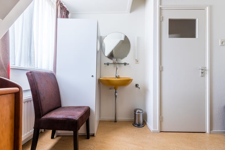 Photo 63 of Julianastraat 38