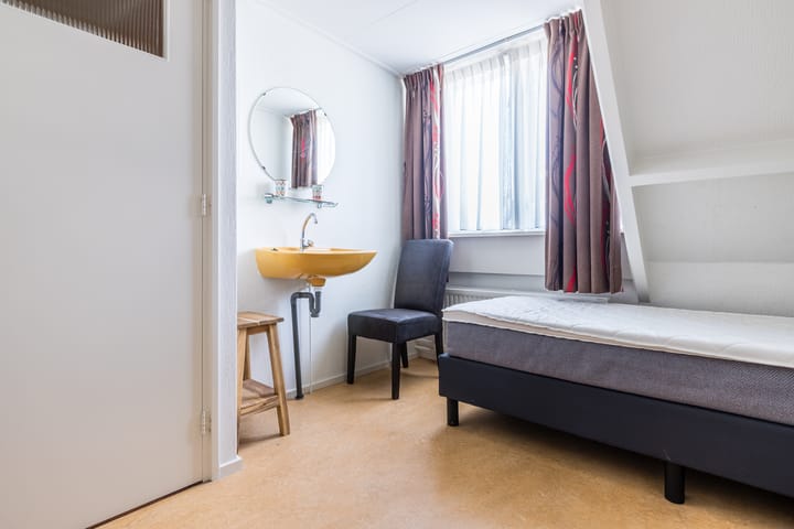 Photo 65 of Julianastraat 38