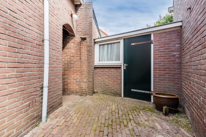 Photo 69 of Julianastraat 38