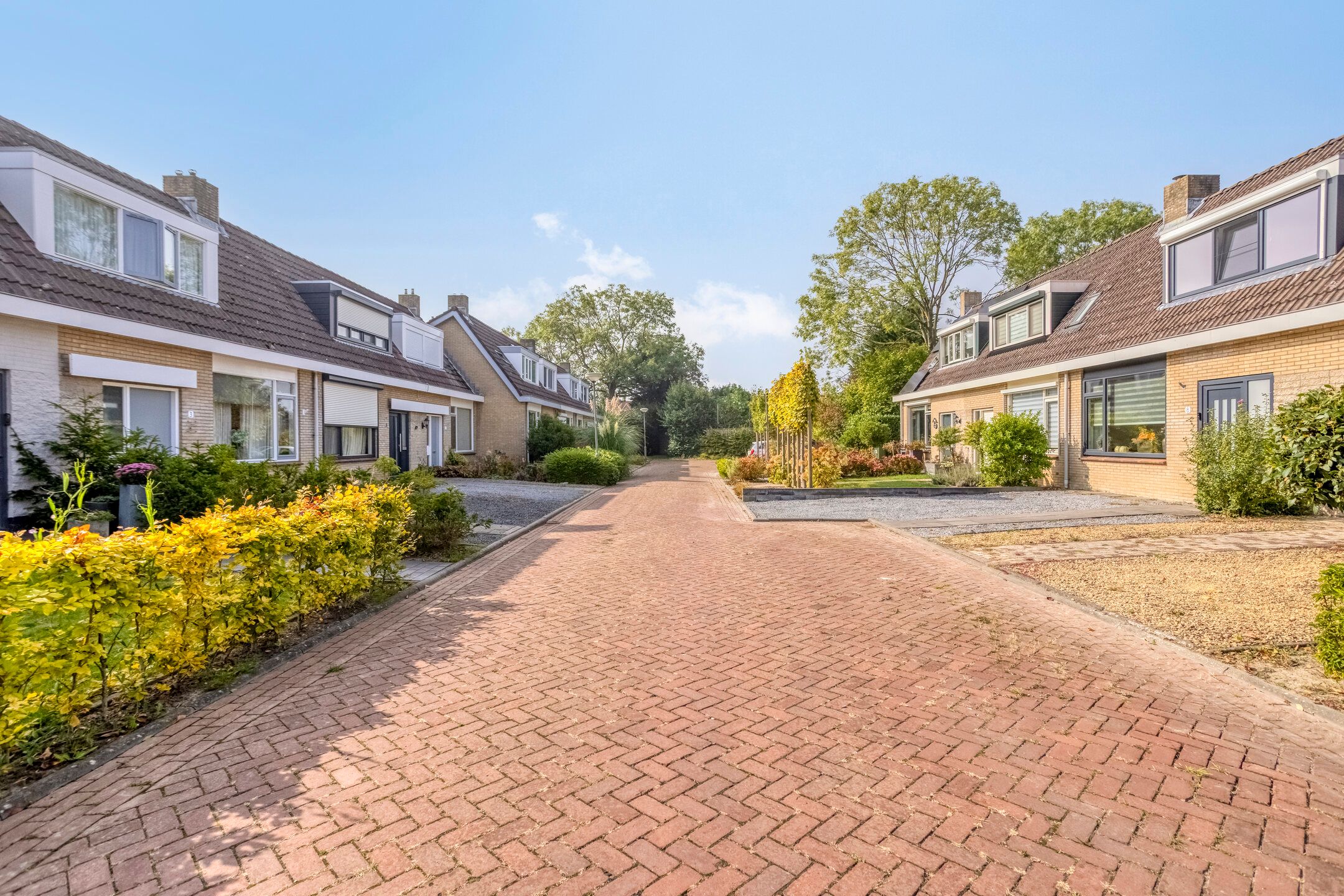 Foto 3 van Meidoornhof 8