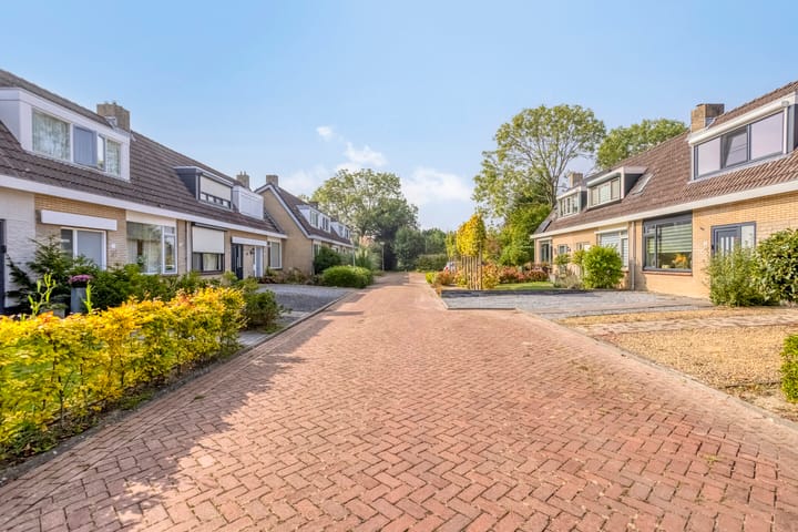 Foto 3 van Meidoornhof 8