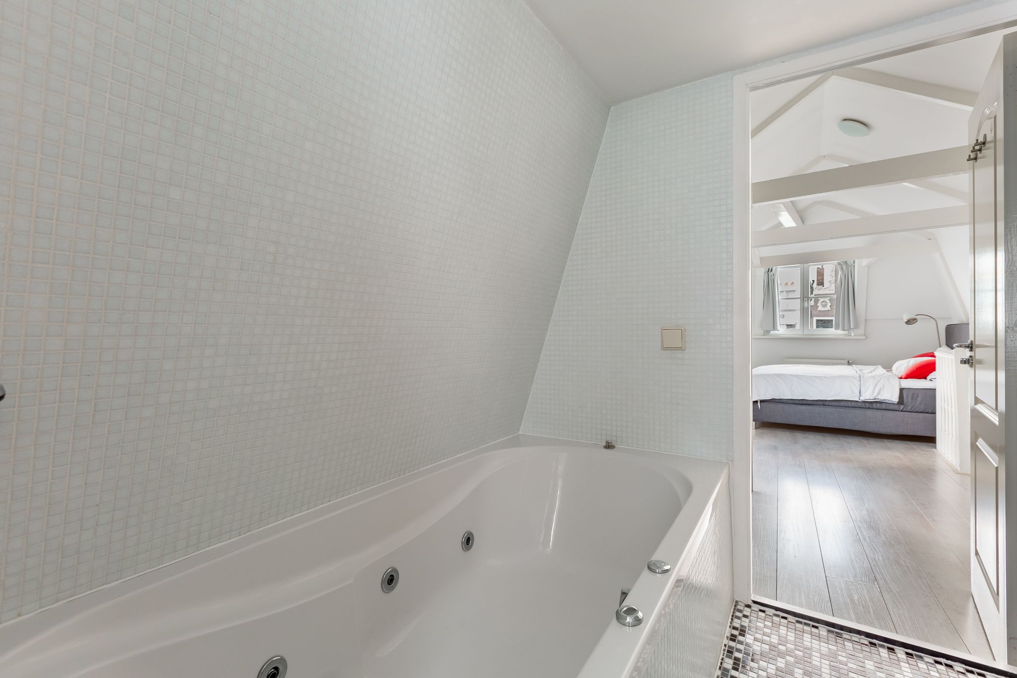 Foto 24 van Nieuwezijds Voorburgwal 43-E