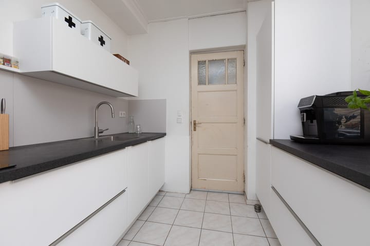 Photo 11 of Wassenberghstraat 18