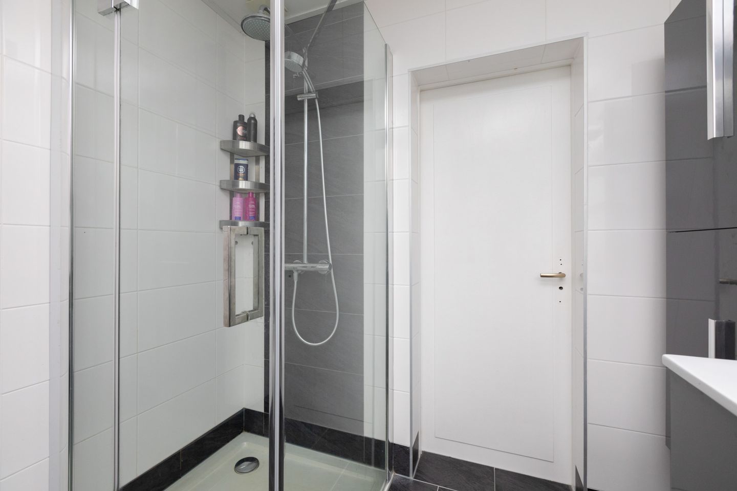 Foto 20 van Scherwolderhemstraat 50