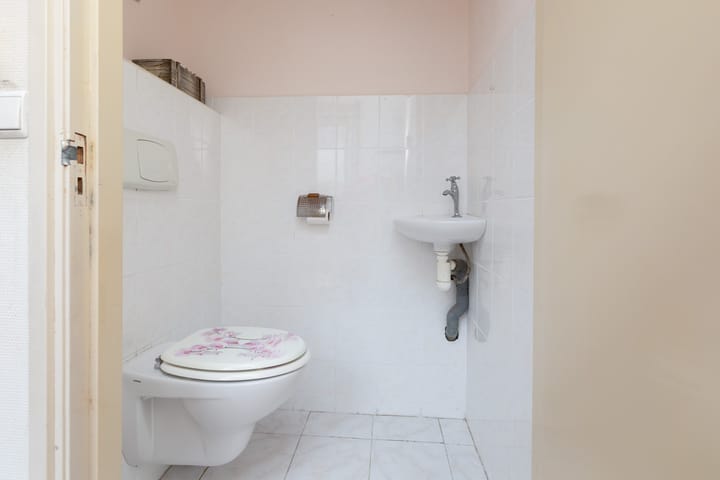 Photo 14 of Wassenberghstraat 18