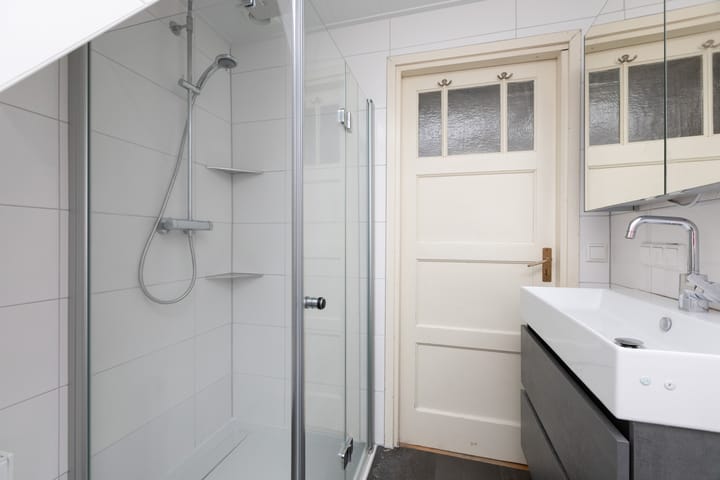 Photo 21 of Wassenberghstraat 18